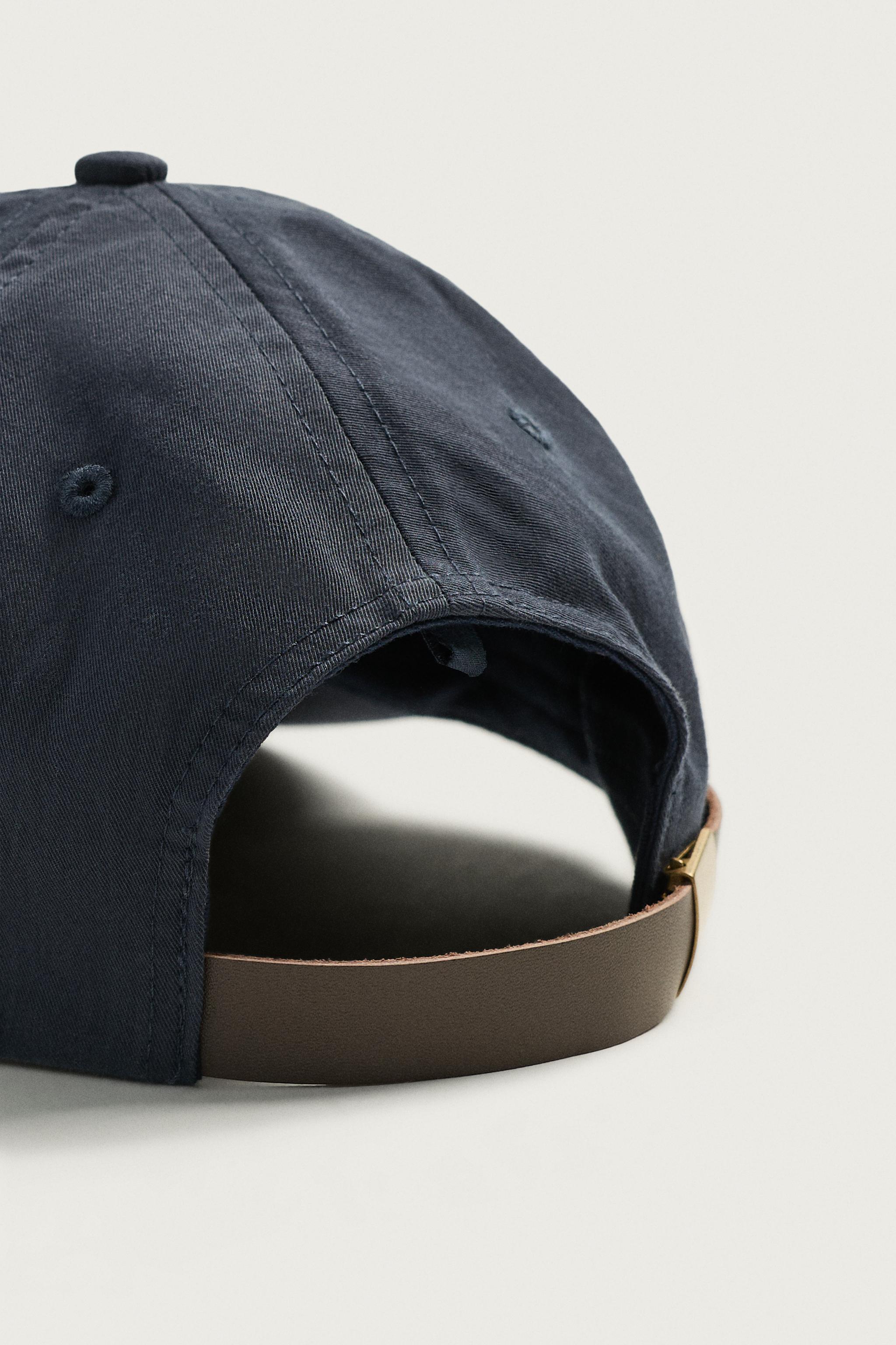 CONTRAST-TRIM CAP
